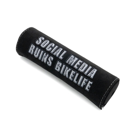 Lenkerschutz-Cover „SOCIAL MEDIA RUINS BIKELIFE"